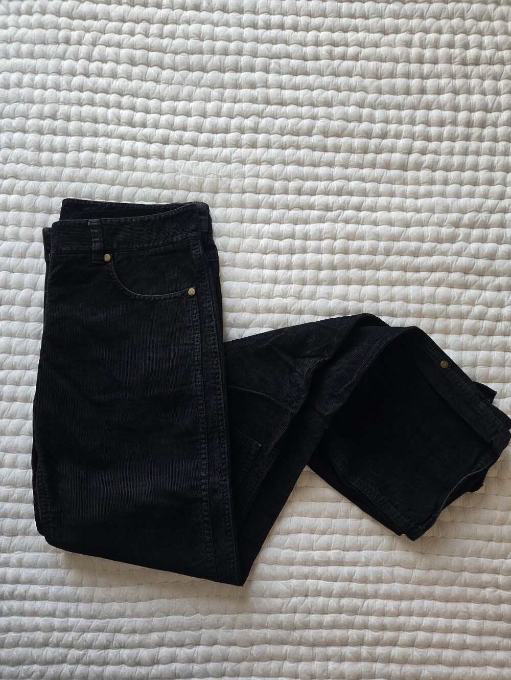 DKNY Women’s Black Boot Cut Corduroy Jeans Size 6